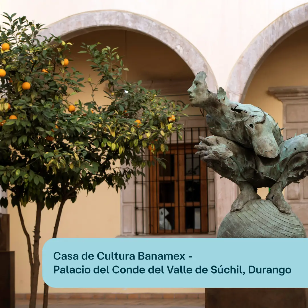 Escultura de bronce en el patio de la Casa de Cultura Banamex, Palacio del Conde del Valle de Súchil en Durango.