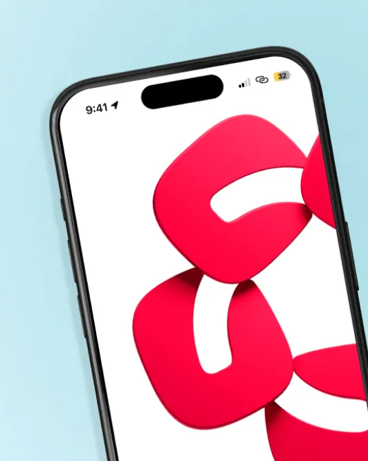 Smartphone mostrando la pantalla de inicio de la app Banamex con el logotipo de la marca en color rojo sobre fondo blanco, representando el acceso a la banca móvil Banamex.