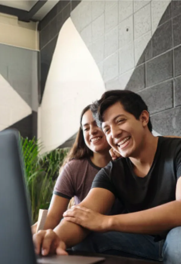 Con Crédito Nómina<br>
Banamex: