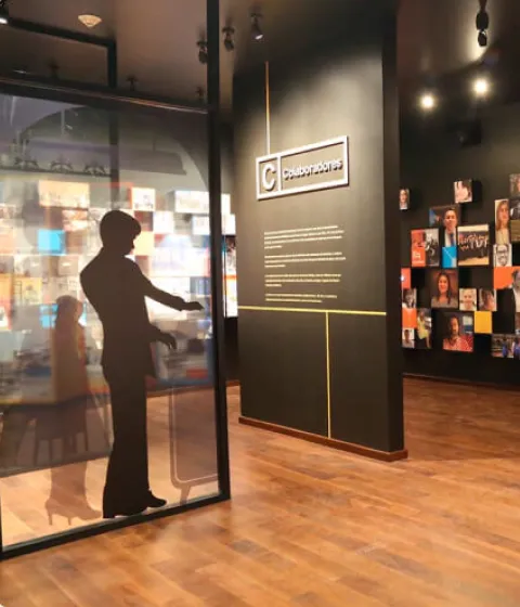 Espacio museográfico de Valparaíso con exhibiciones interactivas y contenidos sobre cultura, innovación y patrimonio histórico.