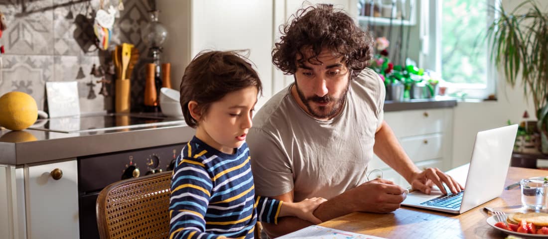 ¿Conviene usar tarjeta de crédito para útiles escolares? Consejos para este regreso a clases