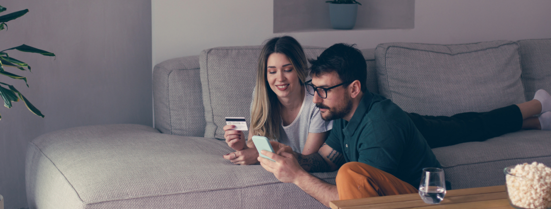 ¿Cuál es la diferencia entre una tarjeta de débito y una de crédito?